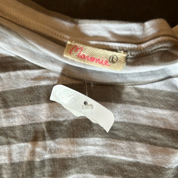Light weight gray and white stripe top.  Size Large.  BNWT - Picture 3 of 5